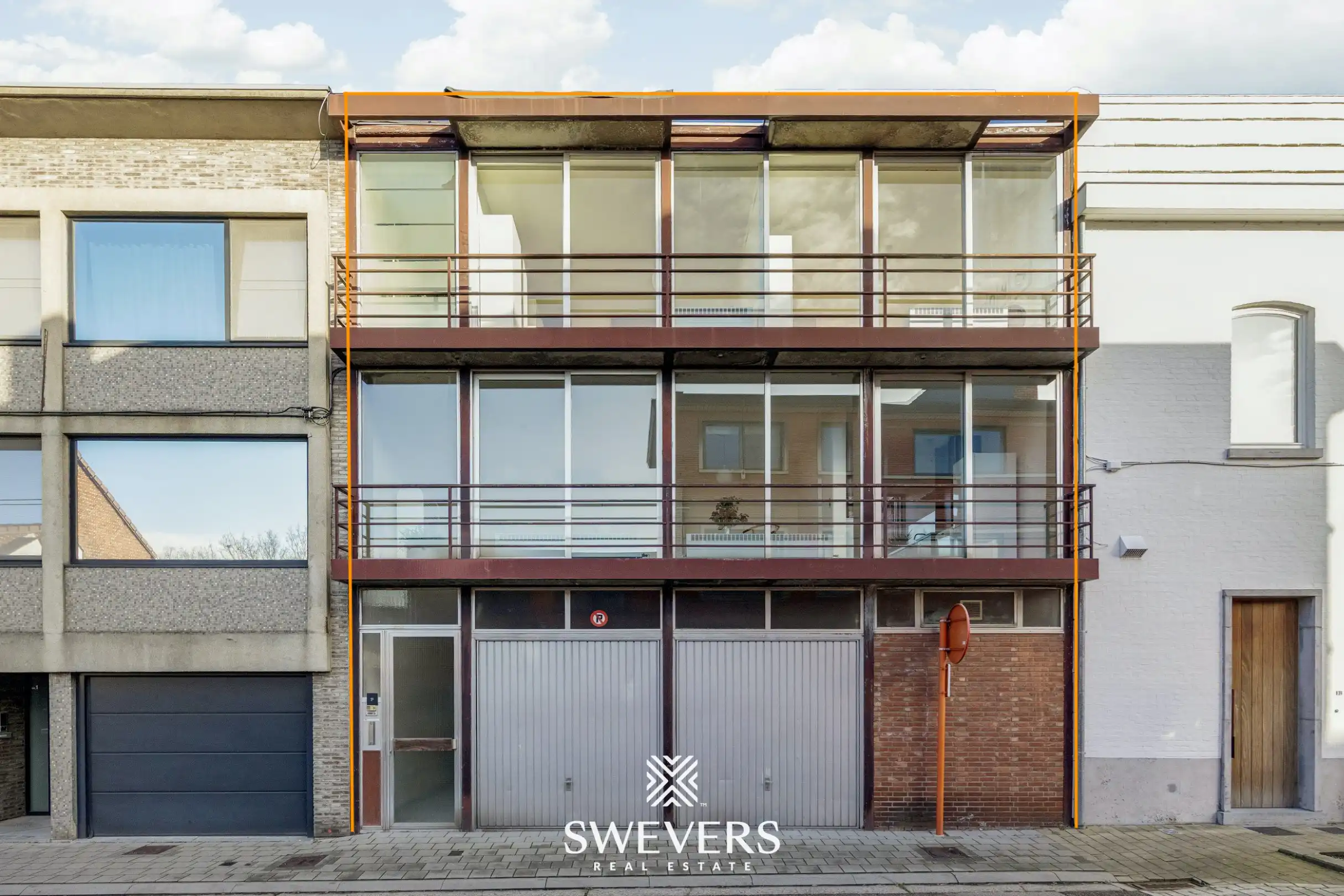 Hoofdfoto van de publicatie: Te renoveren stadswoning met uitzonderlijk potentieel op toplocatie in Hasselt