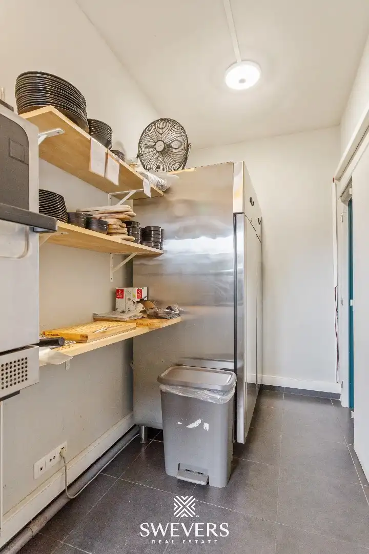 Investeringspand met huurder handelsruimte in hartje Tessenderlo, 97m², plus terras, tuinzone en parkeerplaats.   foto 17