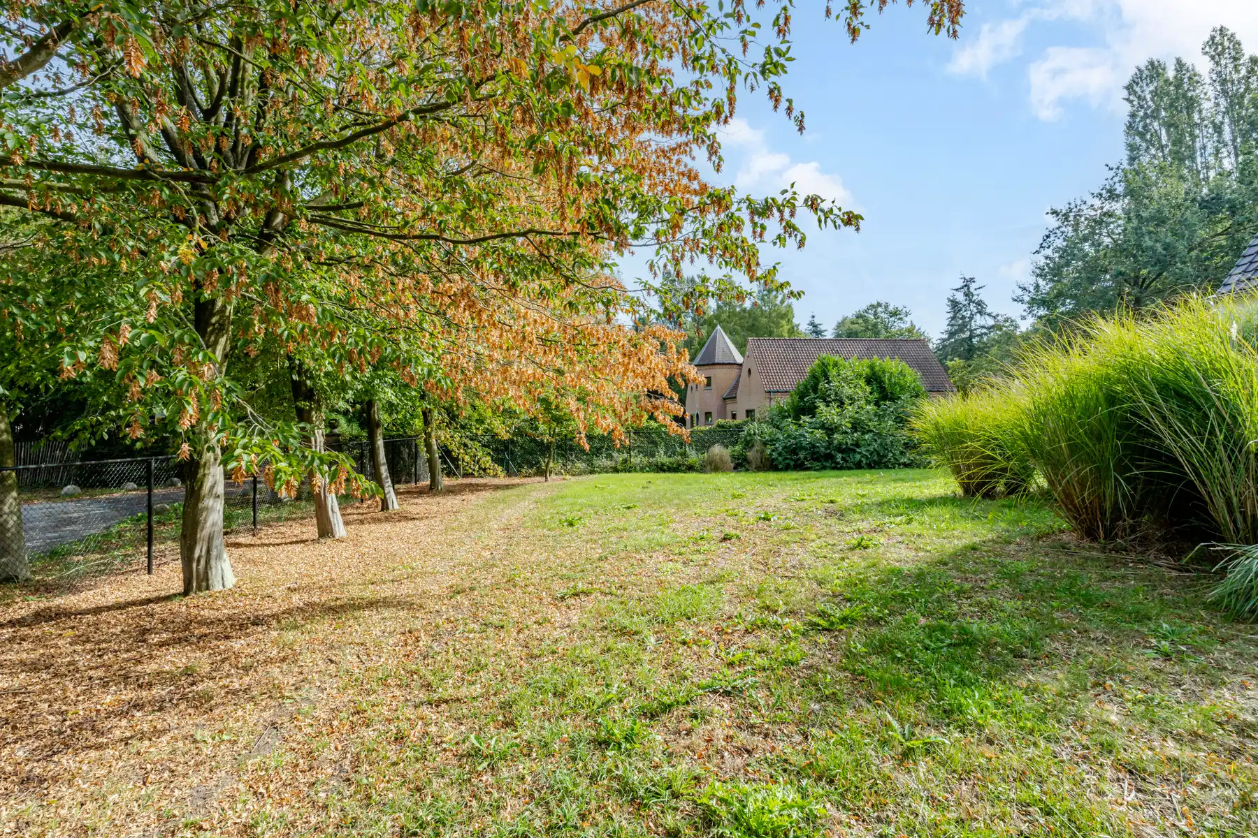 Gerenoveerde villa in een groene omgeving nabij alle invalswegen foto 37