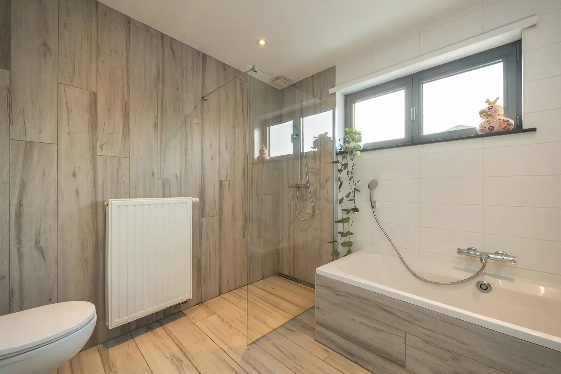 Veelzijdige handelszaak met woonst en topzichtbaarheid foto 29