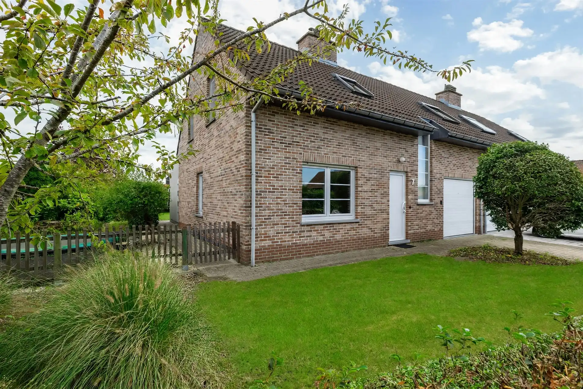 Gezinswoning met 4 slaapkamers en zonnige tuin in Belsele. foto 3