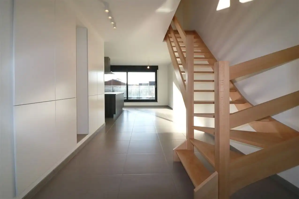 duplex met 2 grote slpk., zuidgericht terras, 2 parkings nabij centrum  foto 8