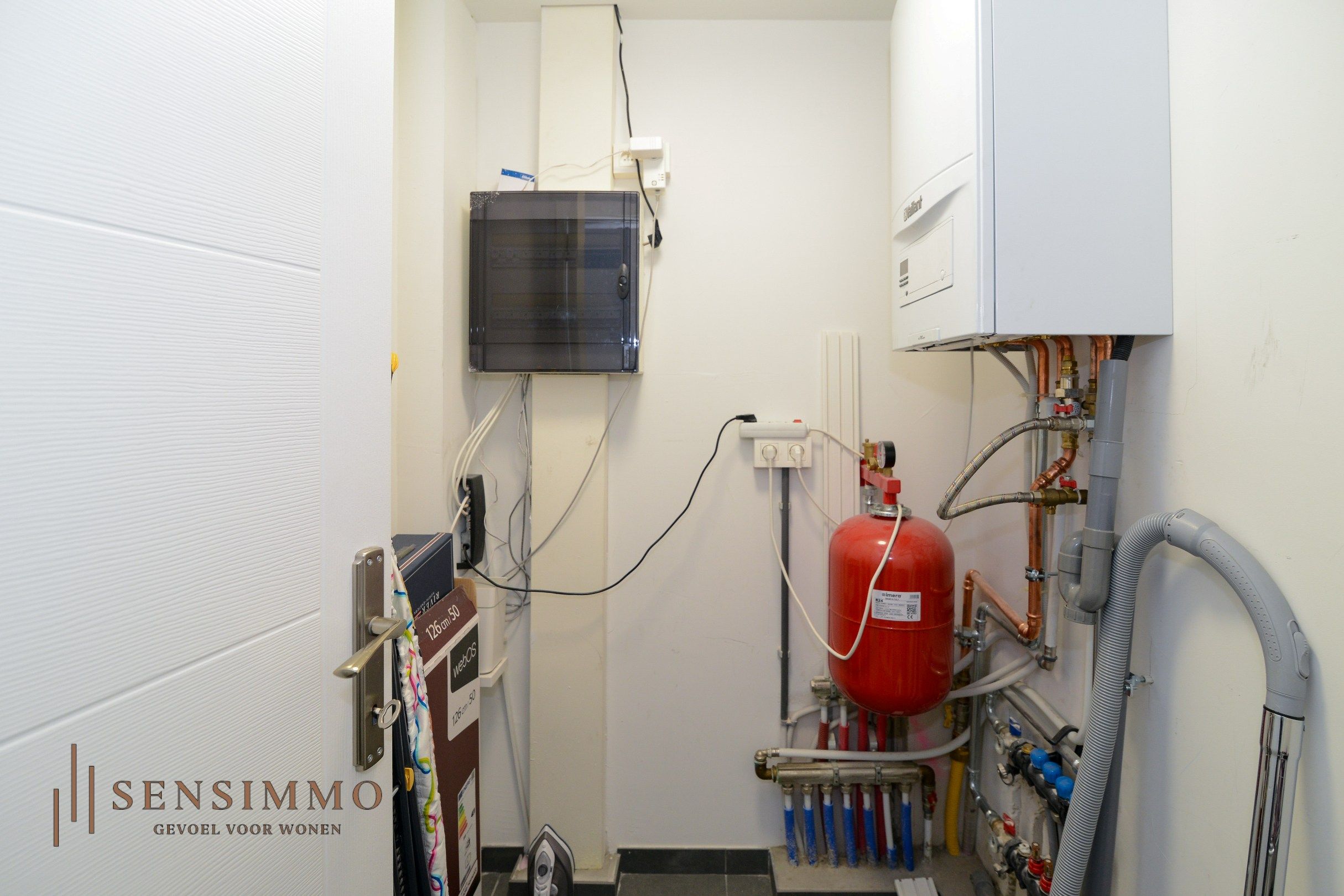 Tweeslaapkamer appartement met dubbel terras, parking en kelderberging foto 12