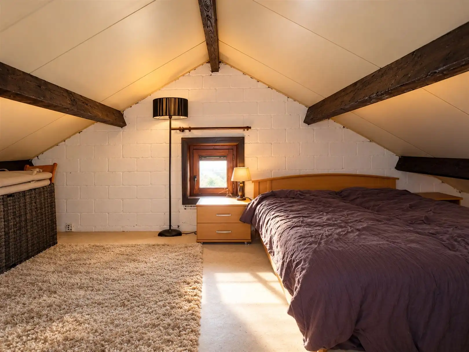 Woning met ruime tuin midden in het groen foto 9