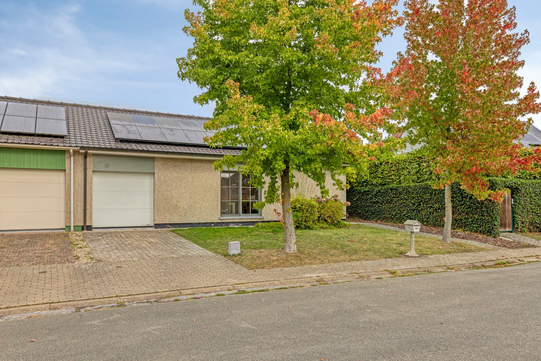Instapklare bungalow met 3 slaapkamers in doodlopende straat foto {{pictureIndex}}