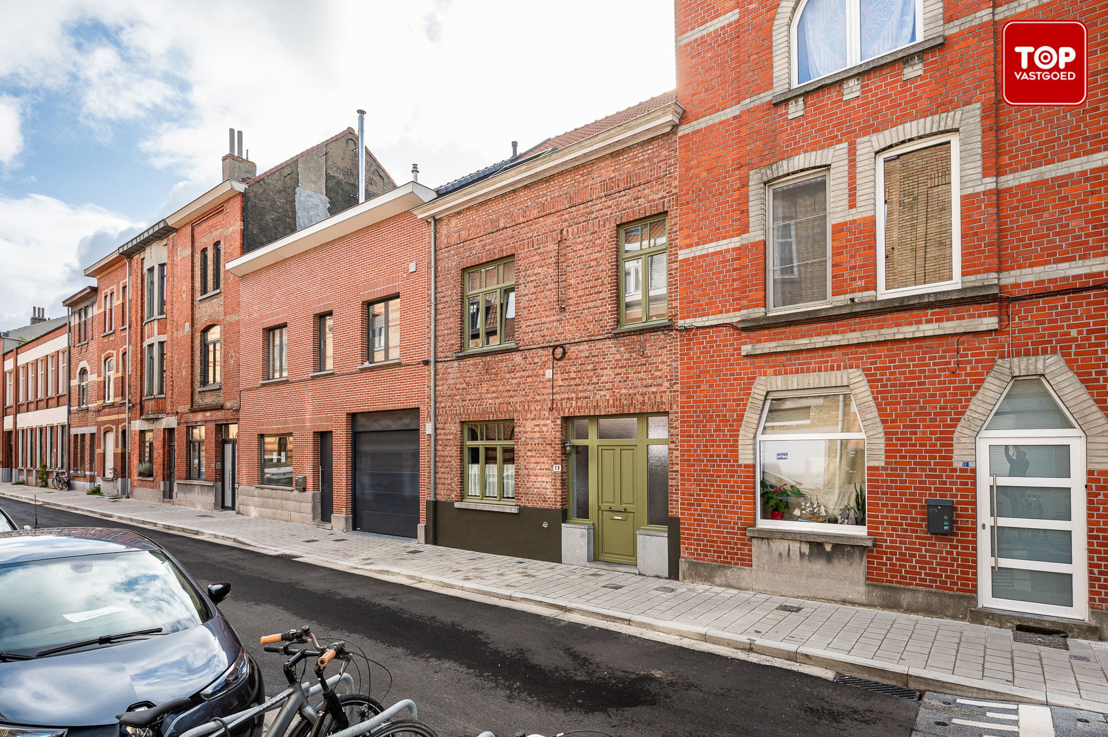 Gerenoveerde woning met 4 slaapkamers nabij de Bourgoyn foto 2