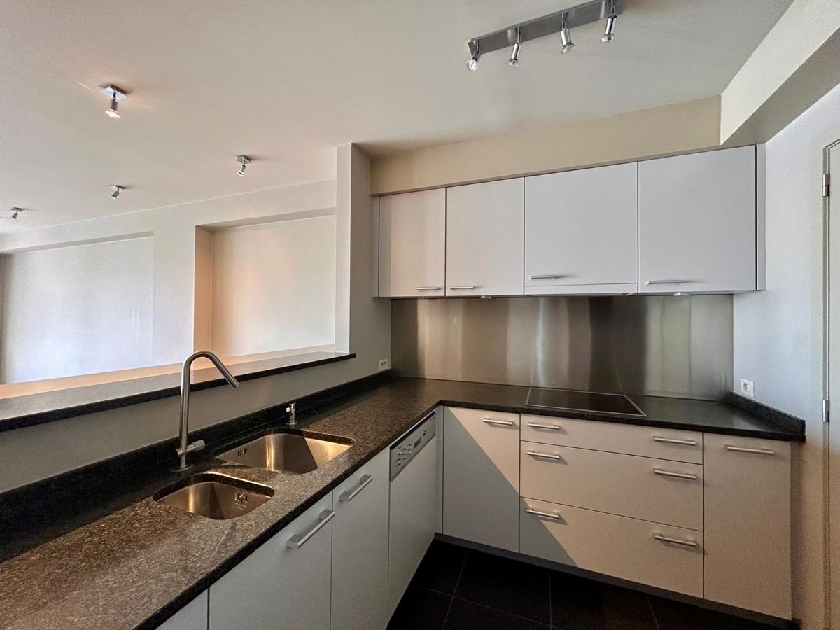 Instapklaar, zuidgericht appartement met 3 slaapkamers te huur! foto 9