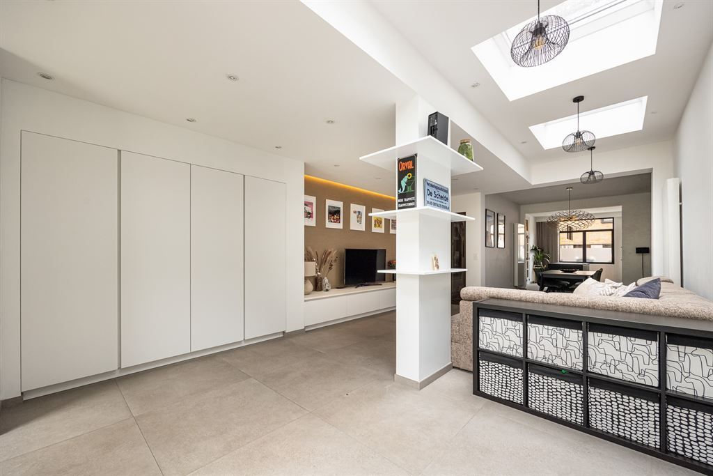 Gerenoveerde woning met zonnige tuin op toplocatie foto 10