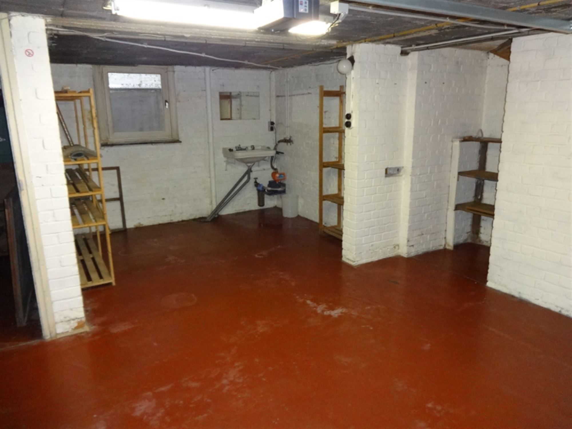 Woonhuis met terras en garage foto 18
