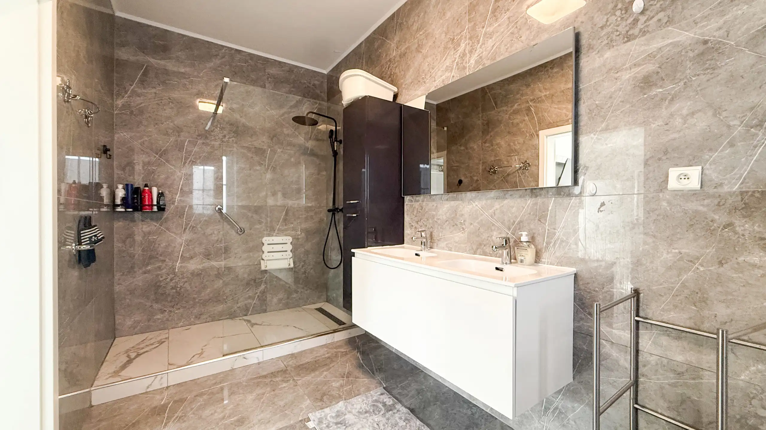 Exclusieve villa met luxueuze leefruimte en 7slpk + veranda! foto 49