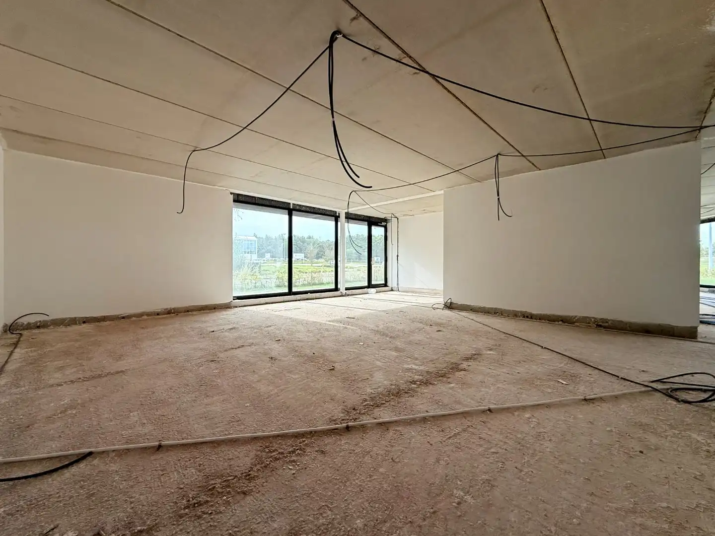 Centraal gelegen commerciële ruimte van 300 m² in Ham met parkeergelegenheid foto 6