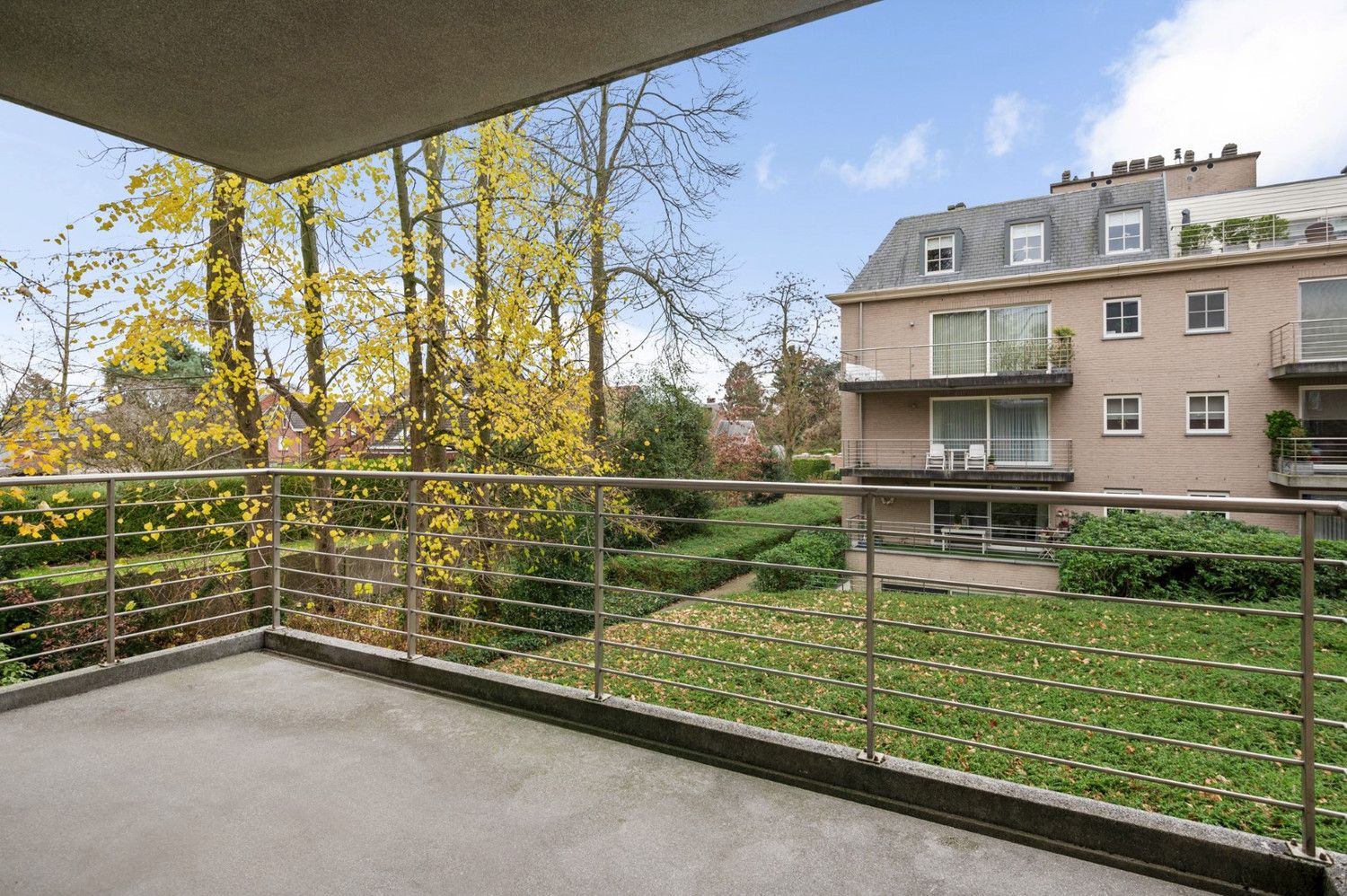 RUIM APP. IN PARKDOMEIN MET 3 SLK, 2 BADK. EN TERRAS! foto 9