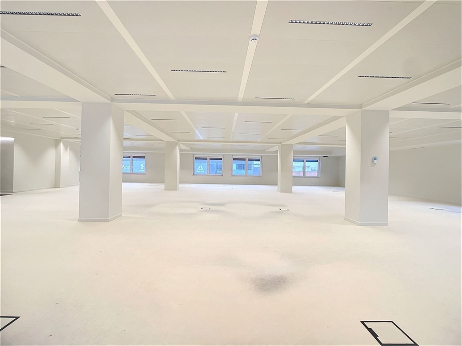 Kantoorgebouw foto 5