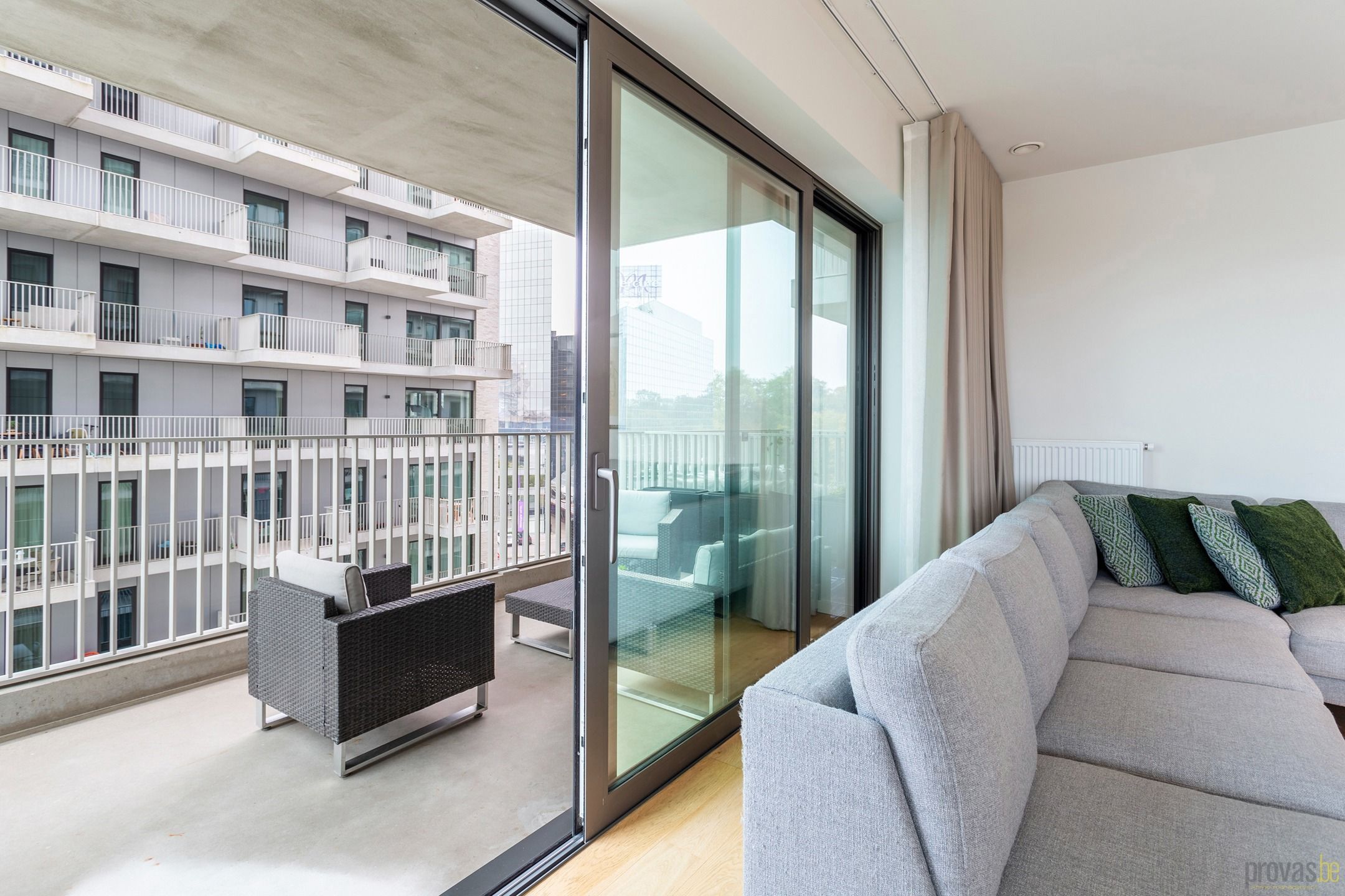 LUXE APPARTEMENT MET WEIDSE ZICHTEN, RUIM TERRAS EN 3 SLPKS foto 8