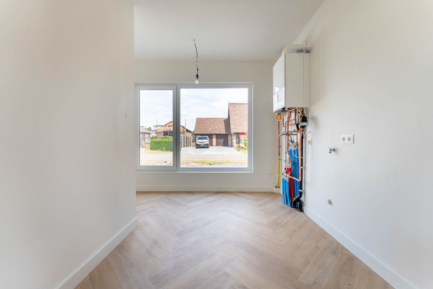 Volledig gerenoveerde woning op een perceel van 1670m² met een open zicht over de weiland nabij de Nederlandse grens foto 6