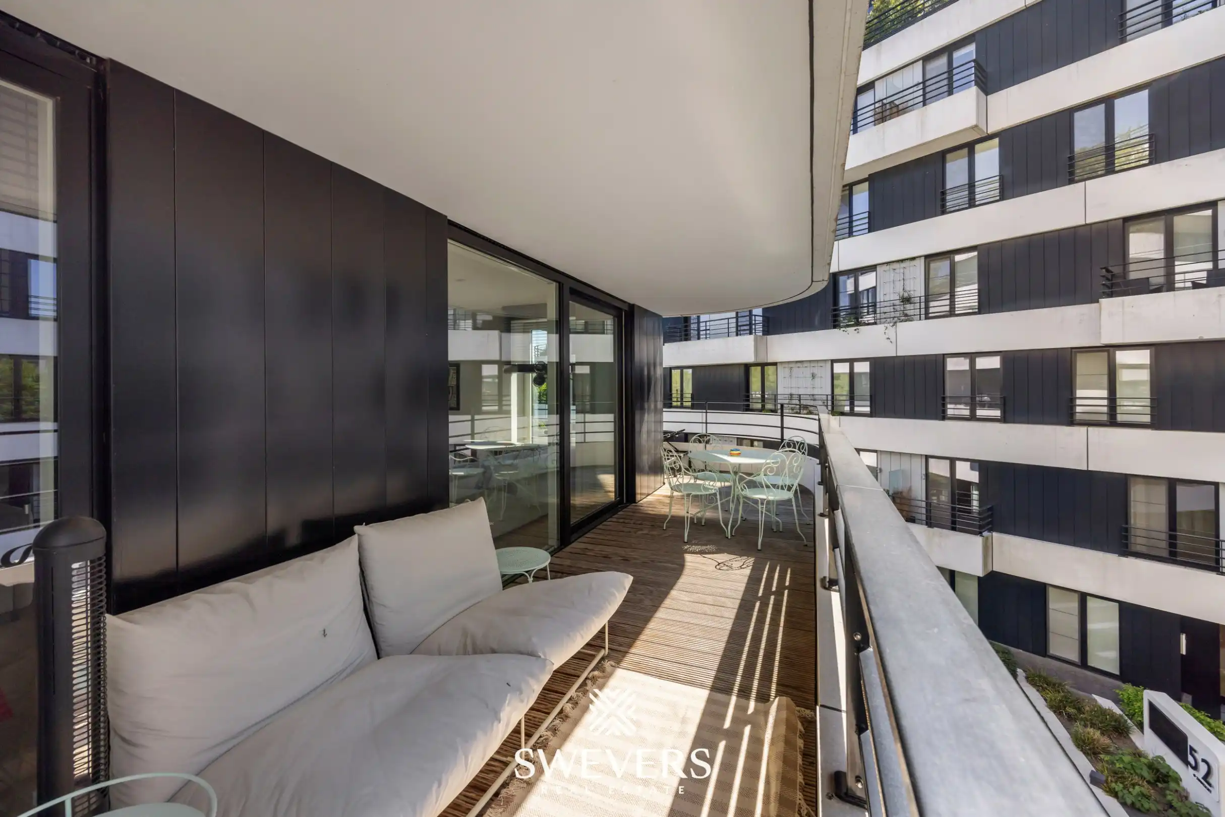 Luxueus appartement met zicht op het kanaal en ruim terras op zuidzicht in Hasselt foto 21