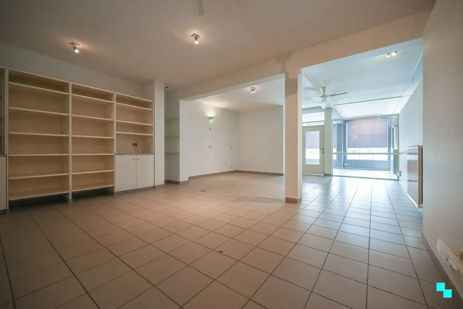 Commerciële ruimte op perfecte locatie foto 11