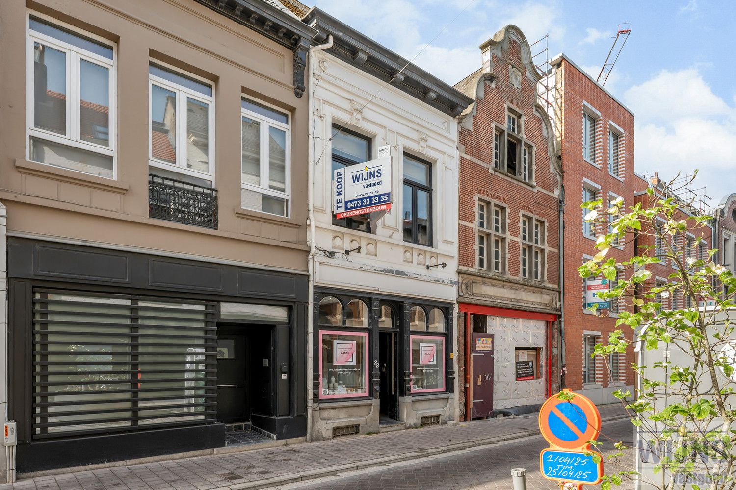 Opbrengstgebouw met 3 eenheden. foto 14