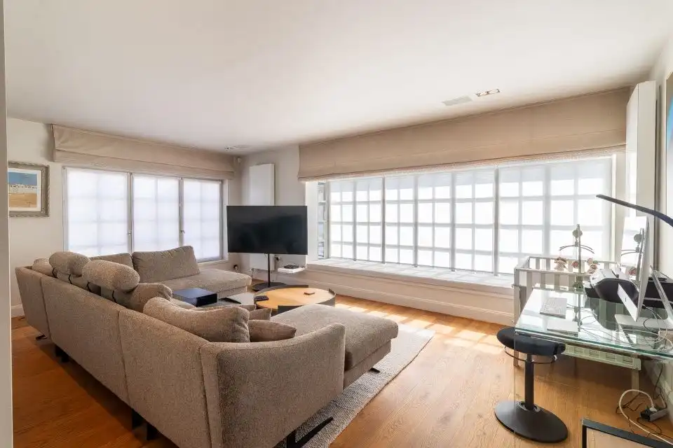 Unieke duplex met hoogwaardige afwerking in het dorpscentrum foto 3