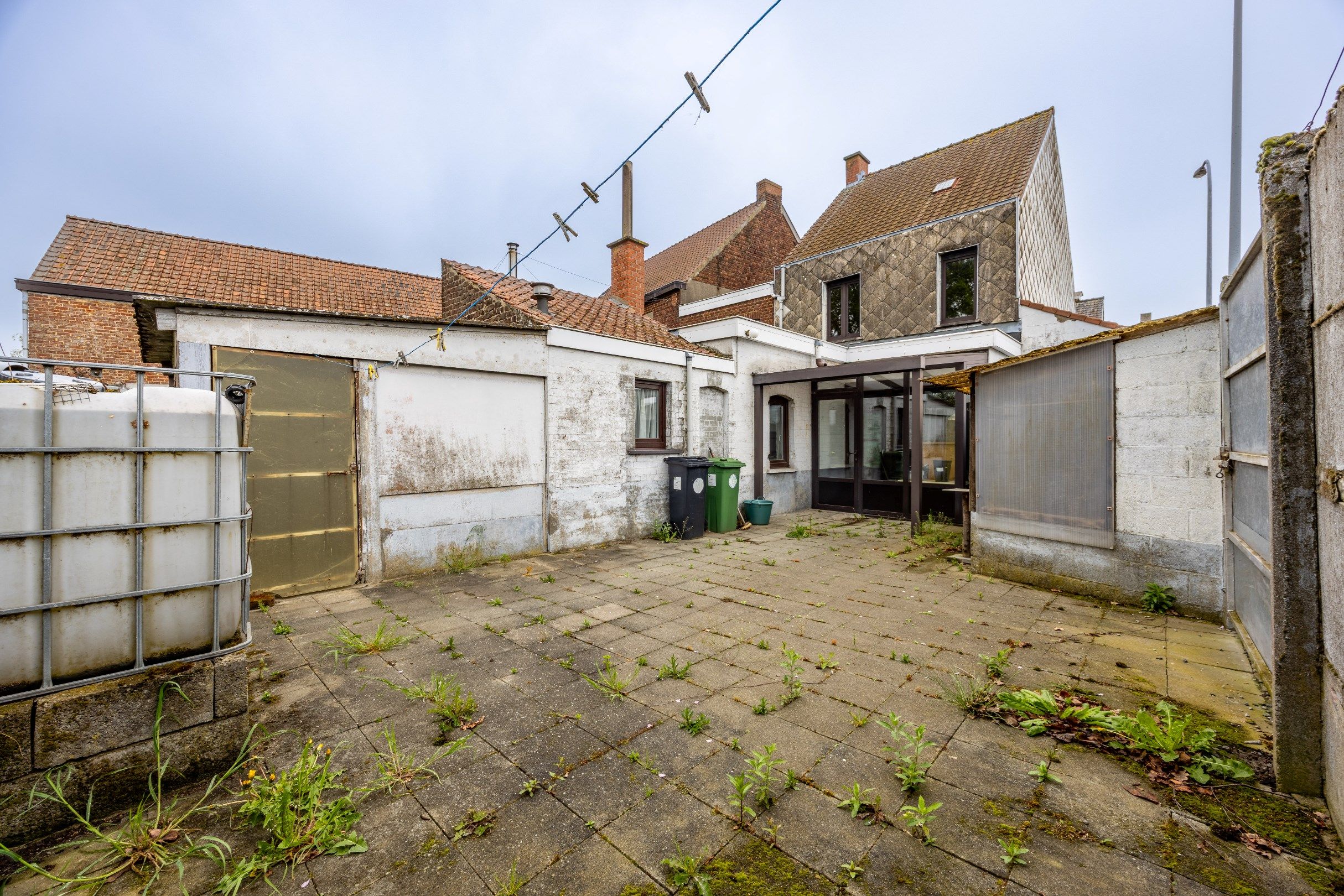 TE RENOVEREN WONING MET TUIN EN GARAGE foto 16
