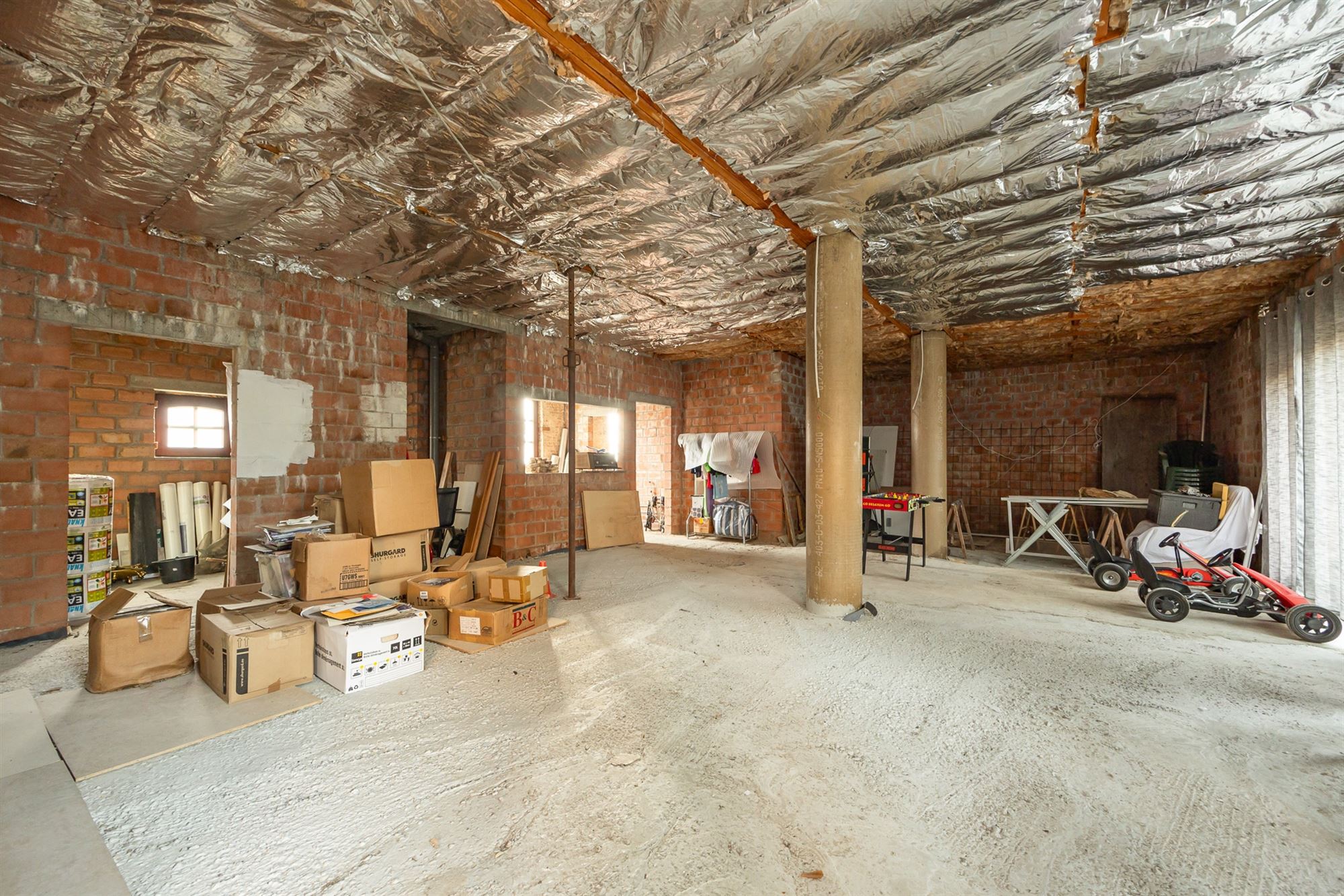 Ruime woonst, polyvalente ruimte, studio en garage foto 20