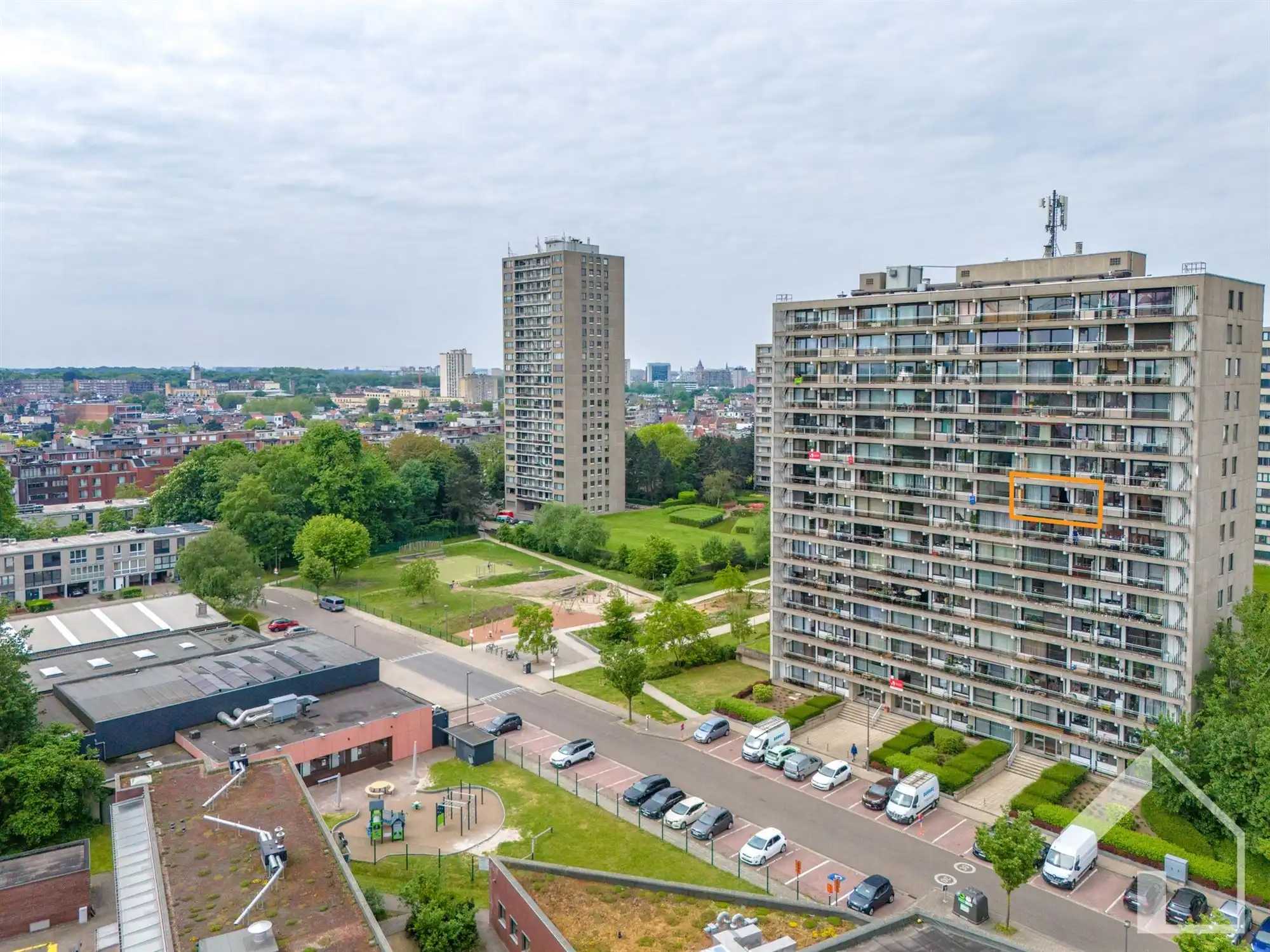 Appartement op de 8ste verdieping met 2 slaapkamers en een prachtig uitzicht foto 12