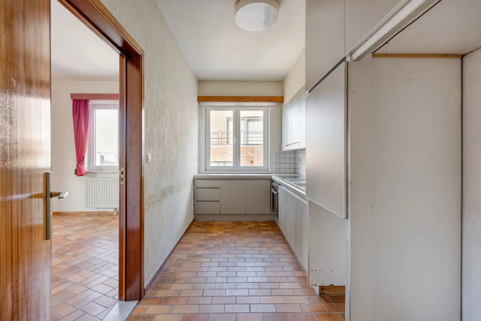 Ruim appartement met zonnig terras, stadscentrum Tongeren - centrale ligging en open uitzicht foto 7