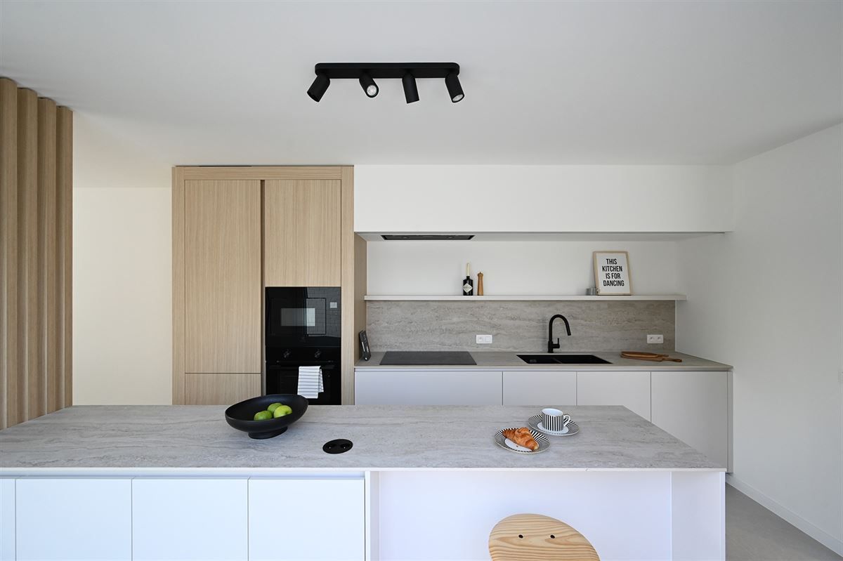 Mooi gerenoveerde woning met tuin en polderzicht foto 9