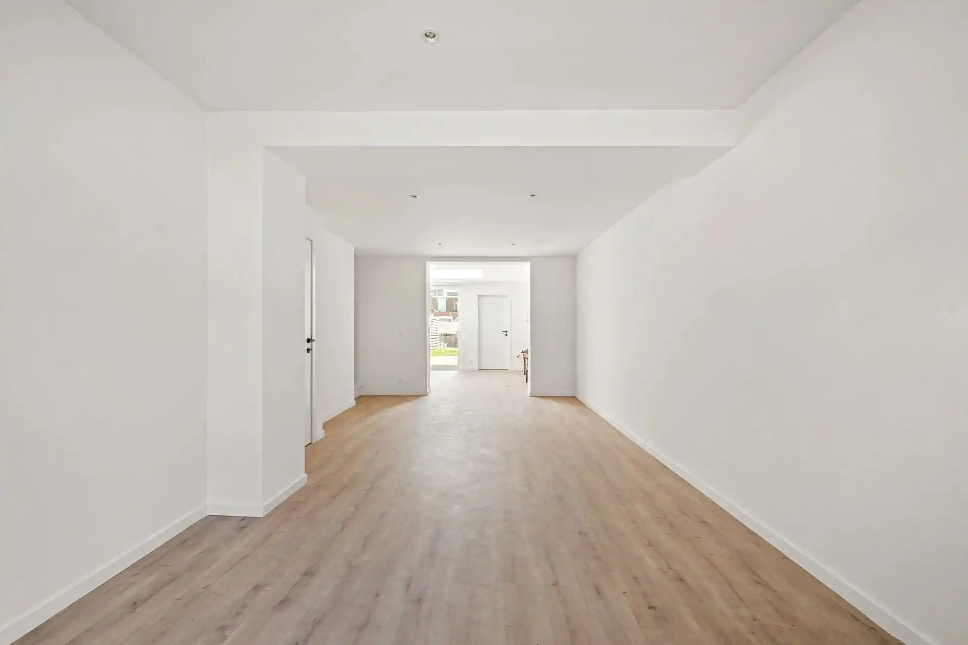 Instapklare 3-slpk woning met tuin en vloerverwarming! foto 2