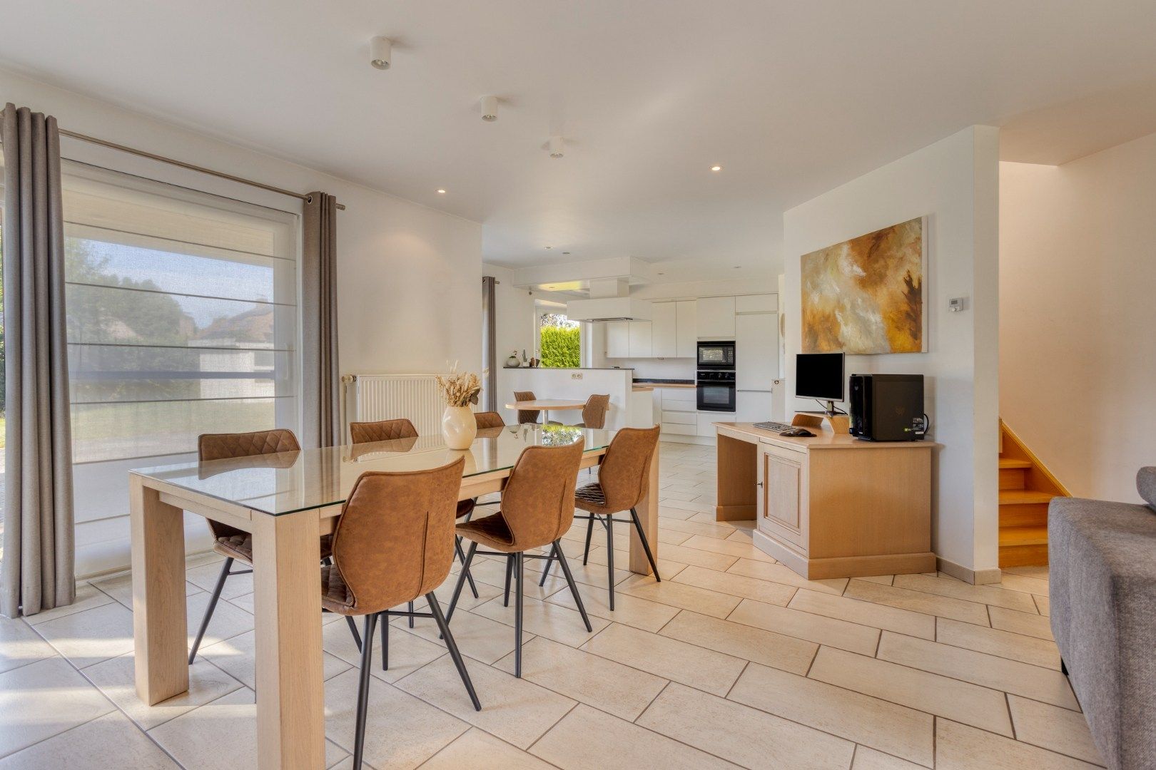 Prachtige open bebouwing met 3 slaapkamers in een rustige buurt! foto 8