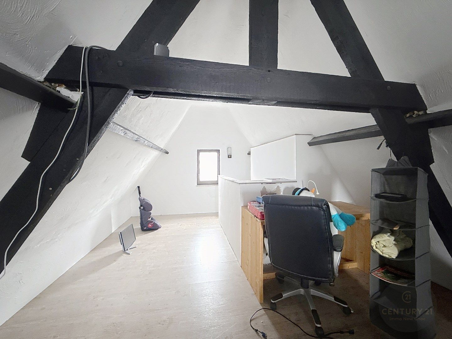 RUIME WONING met LOODS en WERKPLAATS foto 18