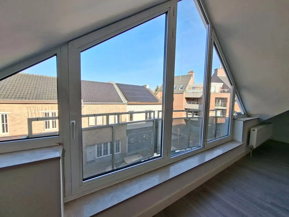 Knus dakappartement met twee slaapkamers foto 23