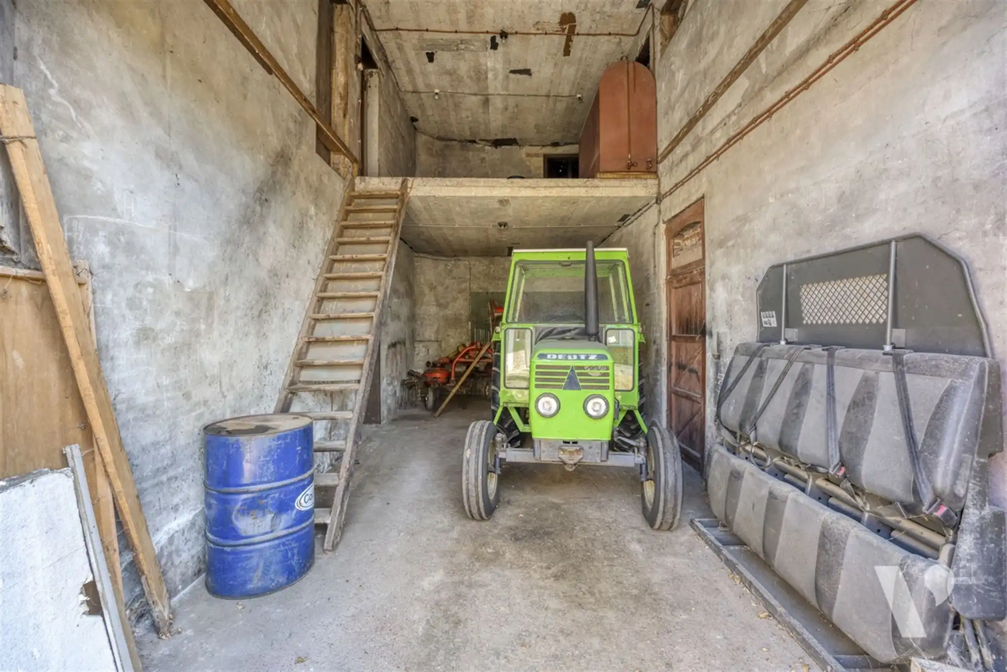 Statige woning met bijgebouw, tuin en weiland op 61a87ca foto 27