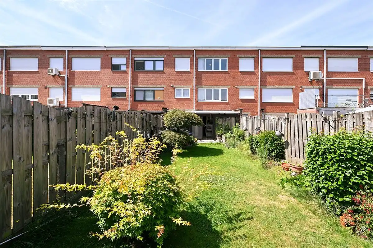 Bel-etage in leuke woonwijk foto 2