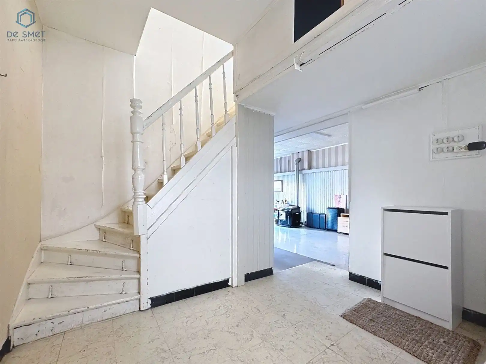 Ruime woning met veel potentieel! foto 11