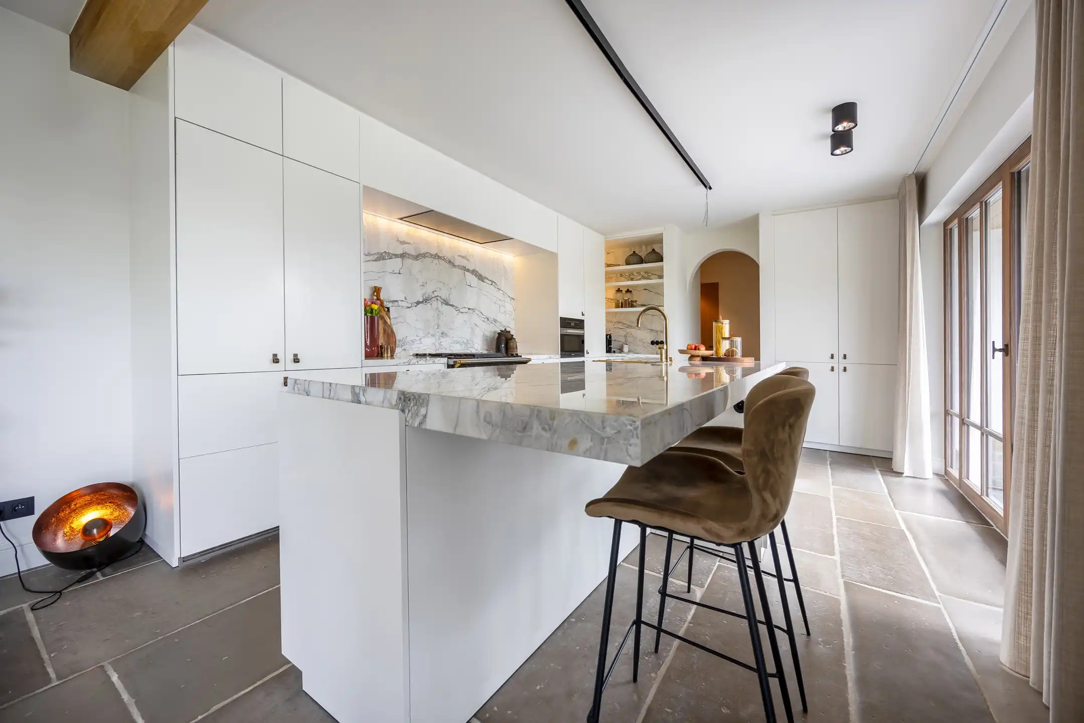 Luxueuze villa met bijgebouw en mogelijkheid tot aankoop achtergelegen weilanden.  foto 4