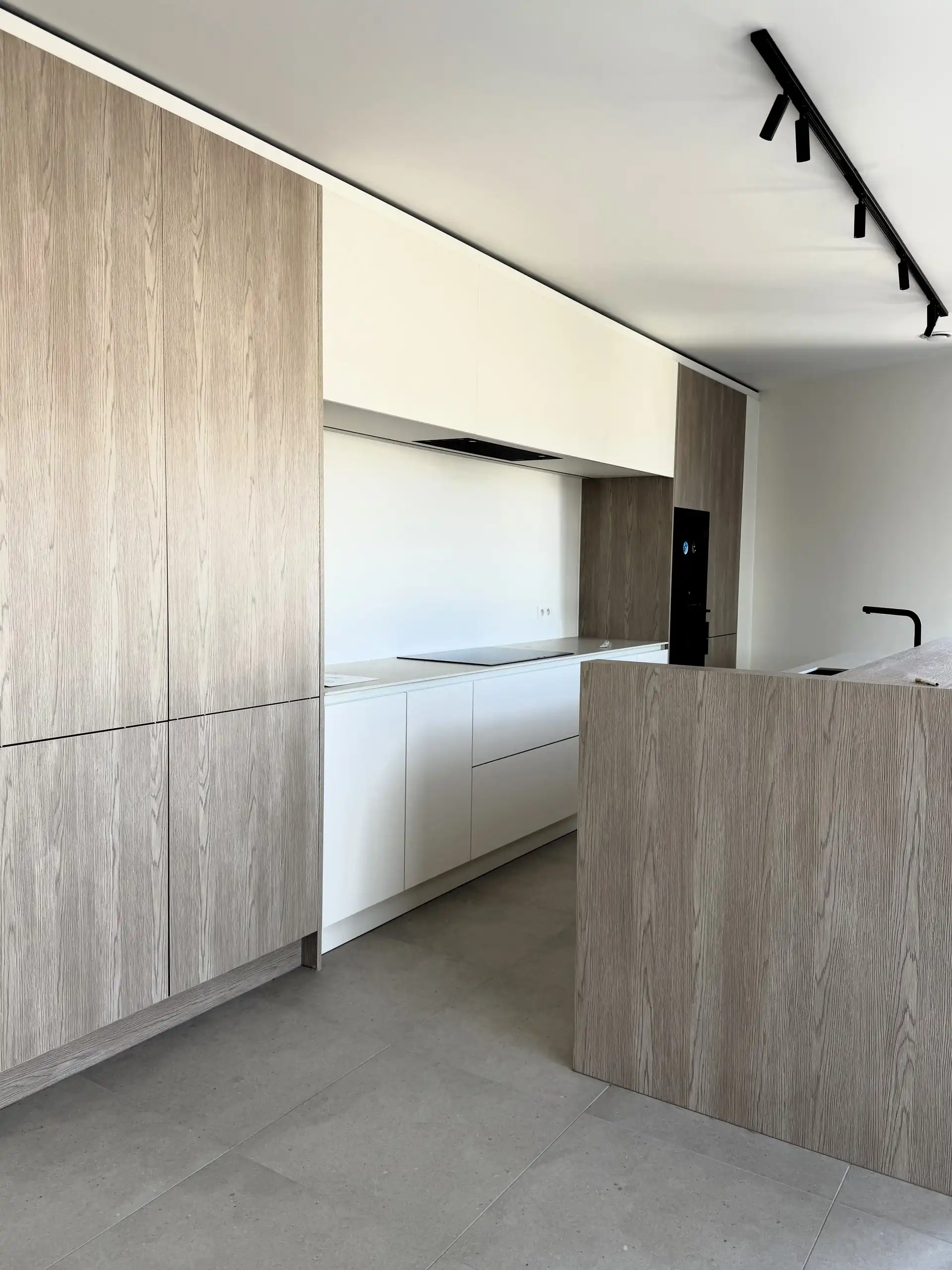 Exclusieve penthouse in residentie Klaver met luxe, ruimte en zon in het hart van Lummen foto 3