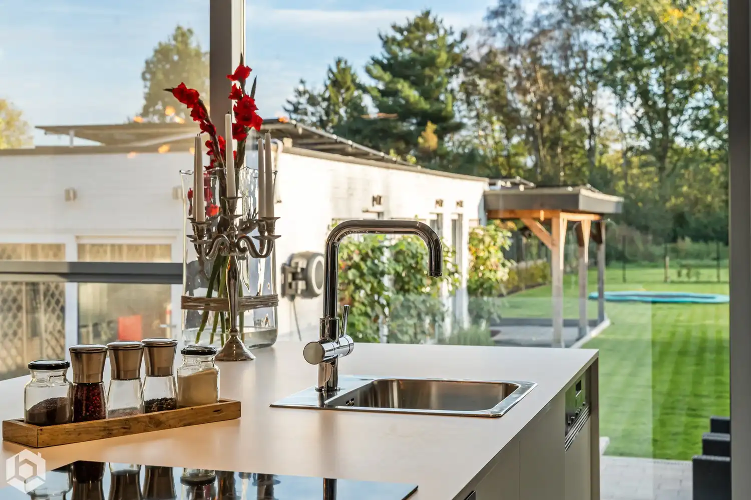 Volledige gerenoveerde woning met 3/4 slpkrs en mooie tuin te Walem/Mechelen foto 14