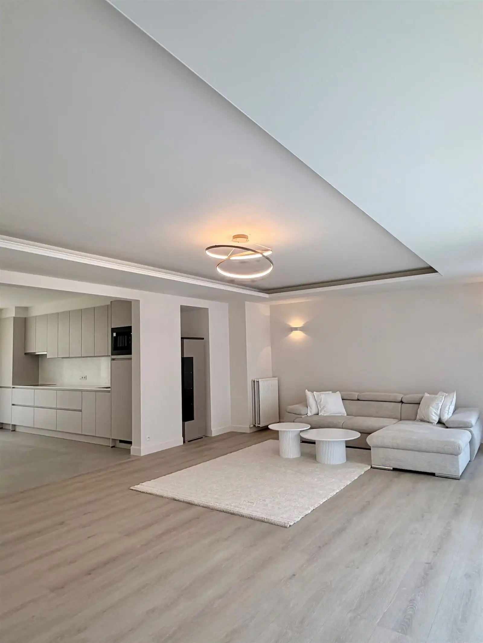 Gemeubeld 2 slaapkamer appartement van 130m² op topligging hartje stadscentum. foto 14