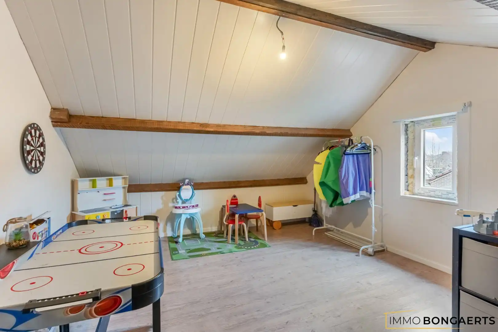 Gerenoveerde woning met 4 slaapkamers op rustige ligging foto 25