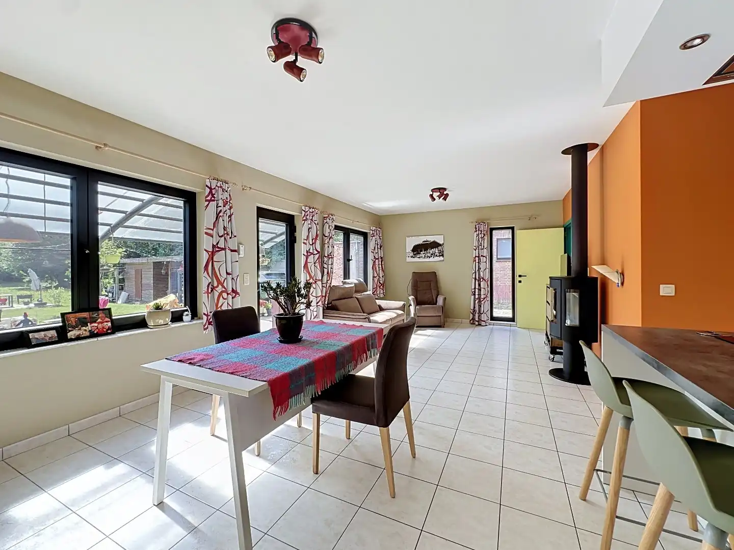 Instapklare, vrijstaande woning op een prachtig perceel van 17 are foto 6
