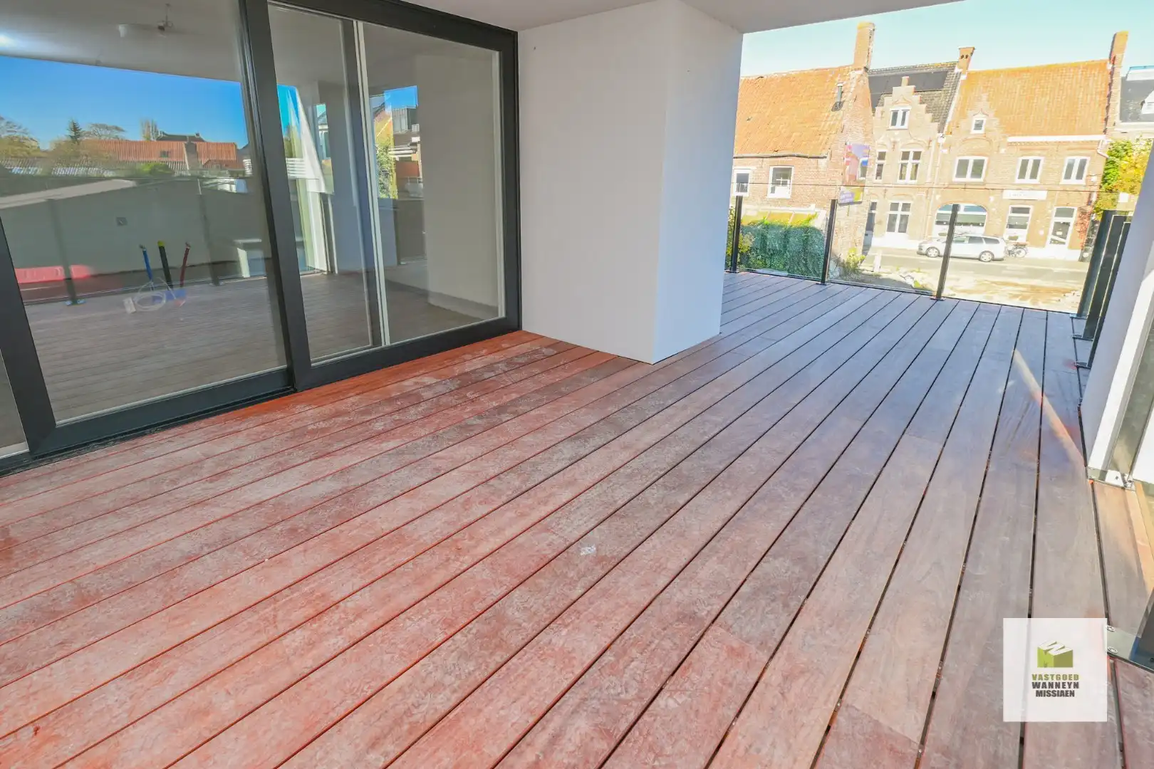 Ruim en luxueus 3-slpk appartement met 24m2 terras met zicht op het gemeentehuis foto 7