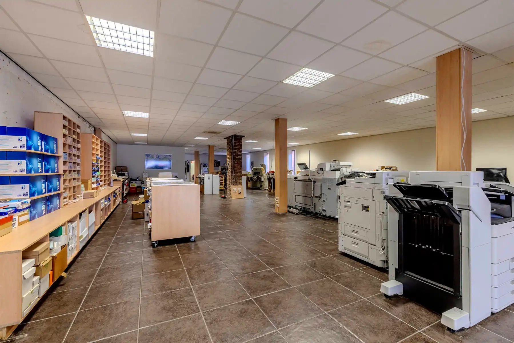 Wonen en werken in hartje Turnhout: handelspand + 2 appartementen foto 8