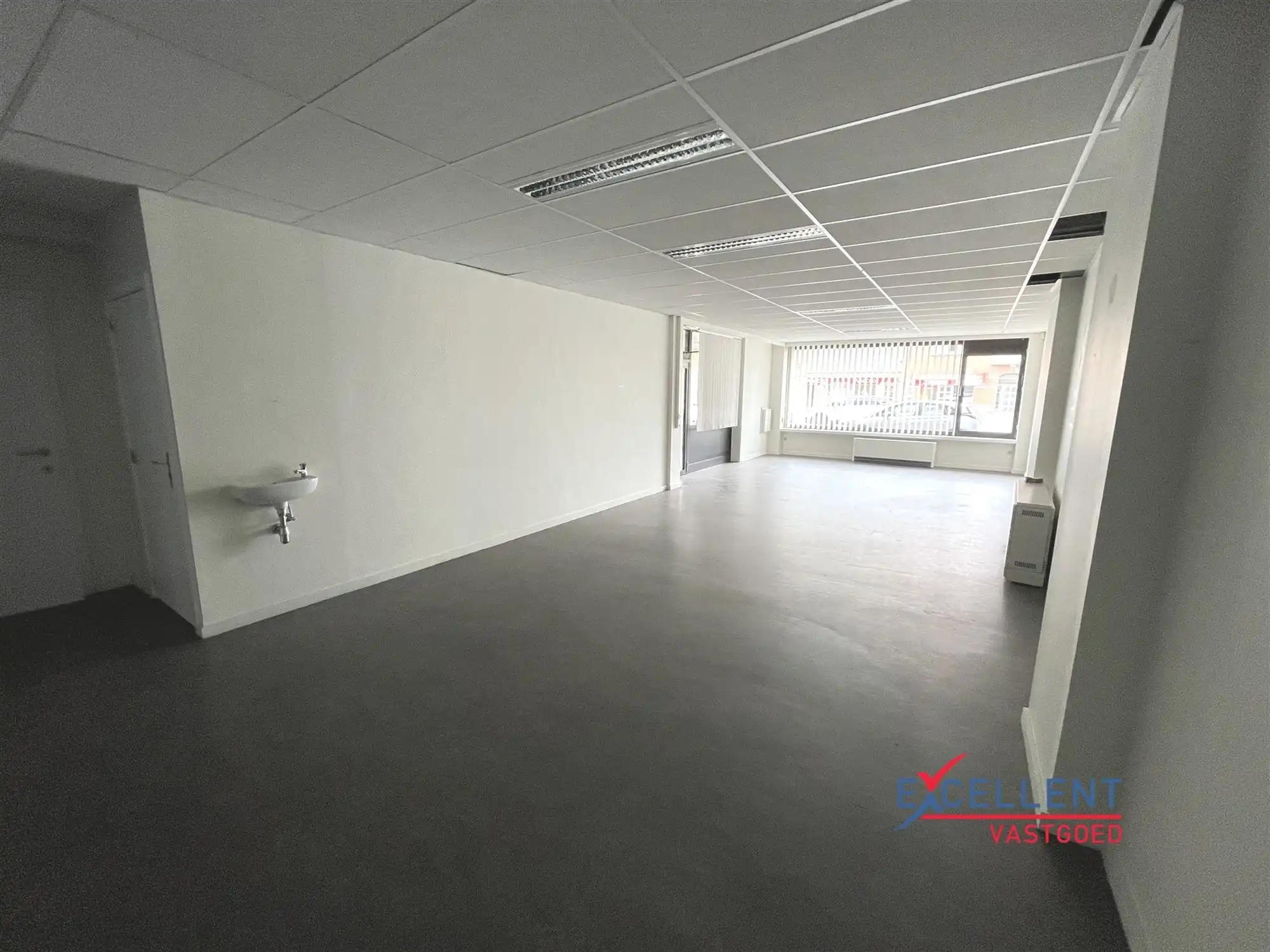 Commerciële handelsruimte te huur op toplocatie in het centrum van Deinze foto 4