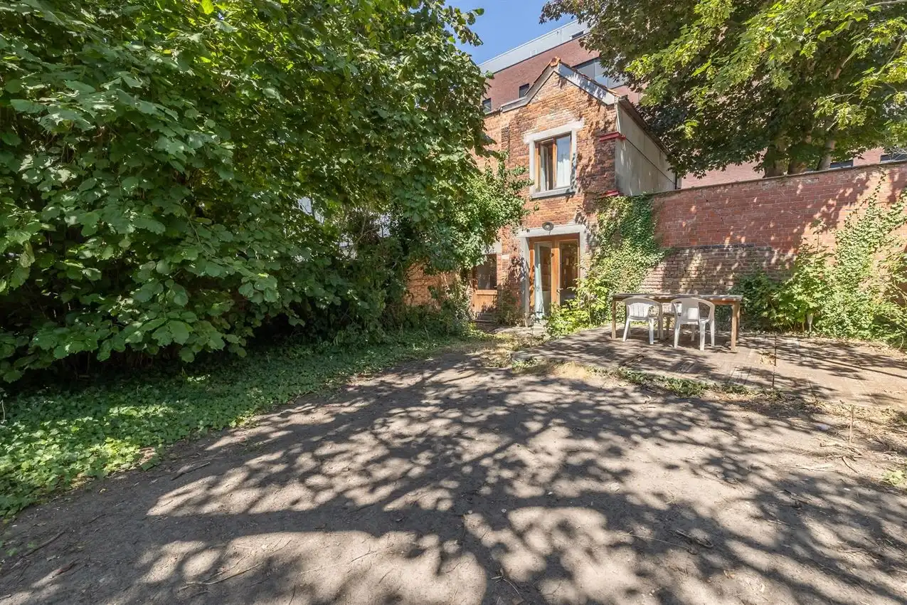 Ruim gelijkvloers appartement met zonnige tuin op toplocatie foto 4