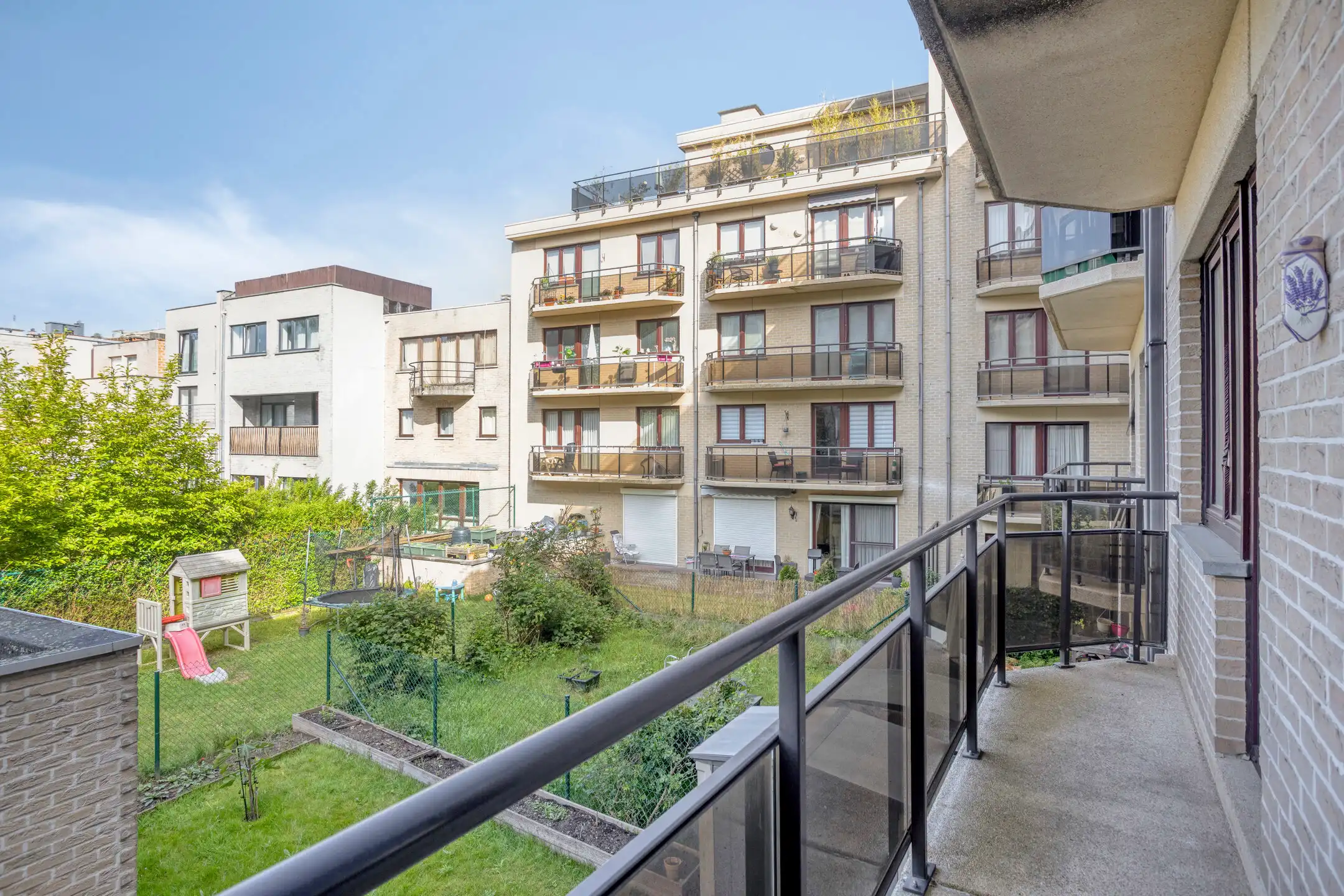 Instapklaar appartement met 2 slaapkamers en 2 terrassen foto 10