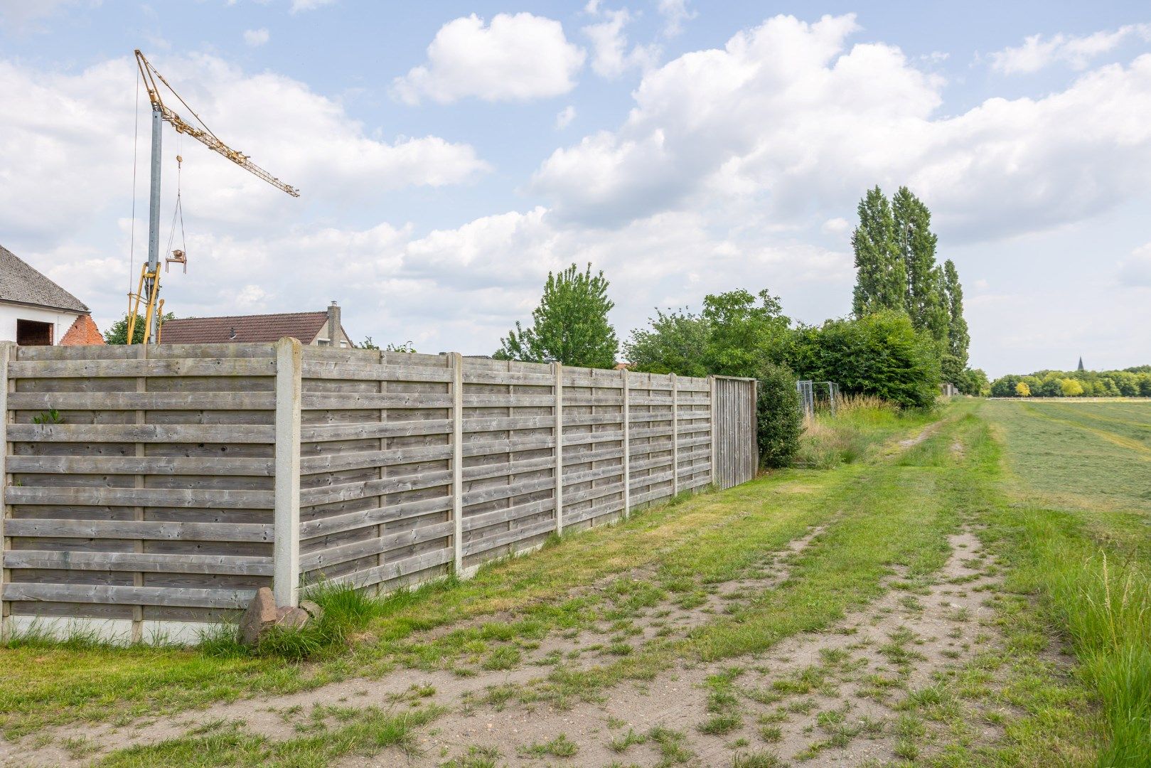 Deze te renoveren woning, op een mooi perceel van 8a30 wordt verkocht! foto 12