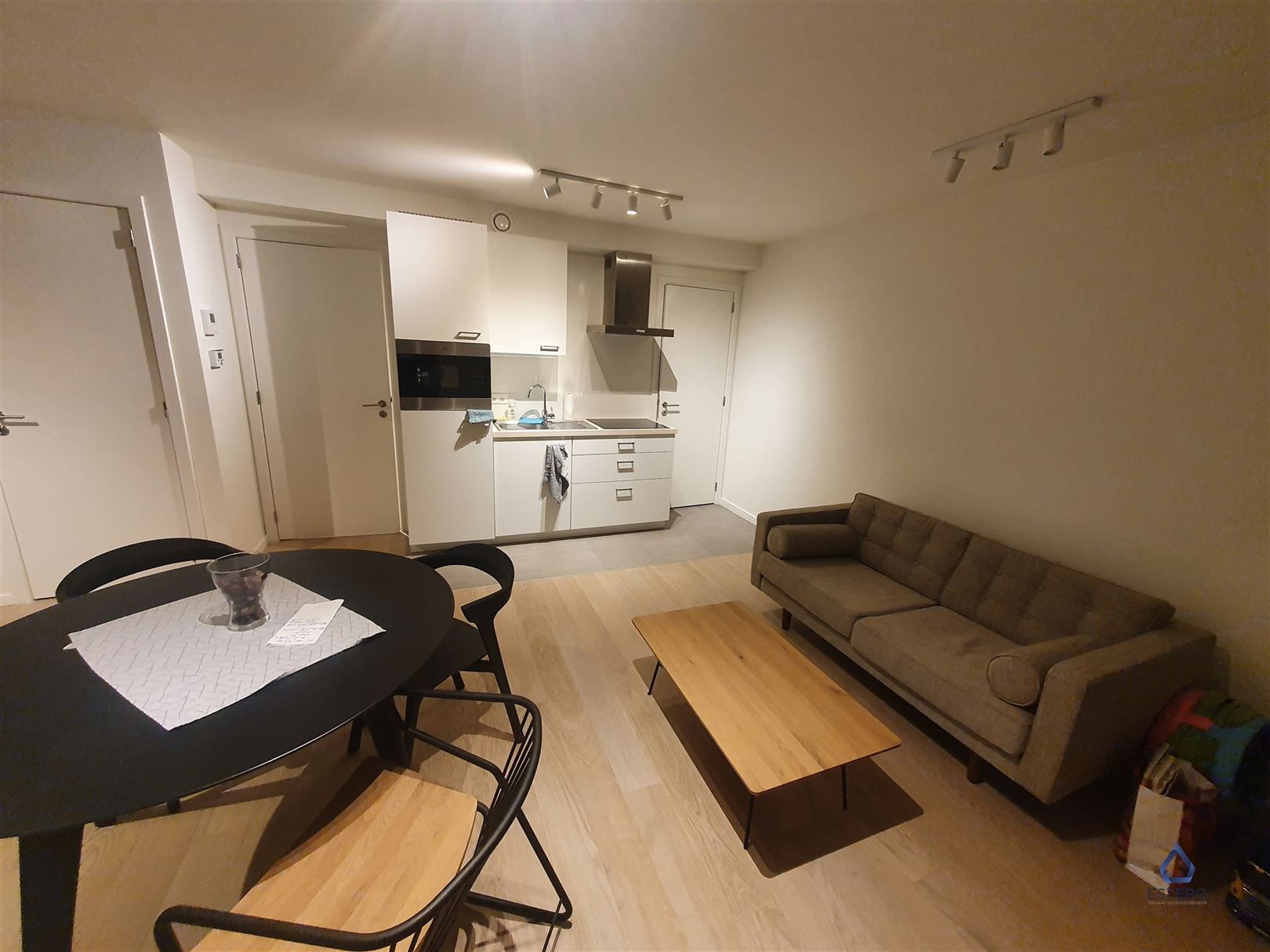 Moderne studio met terras en ondergrondse parking foto 5