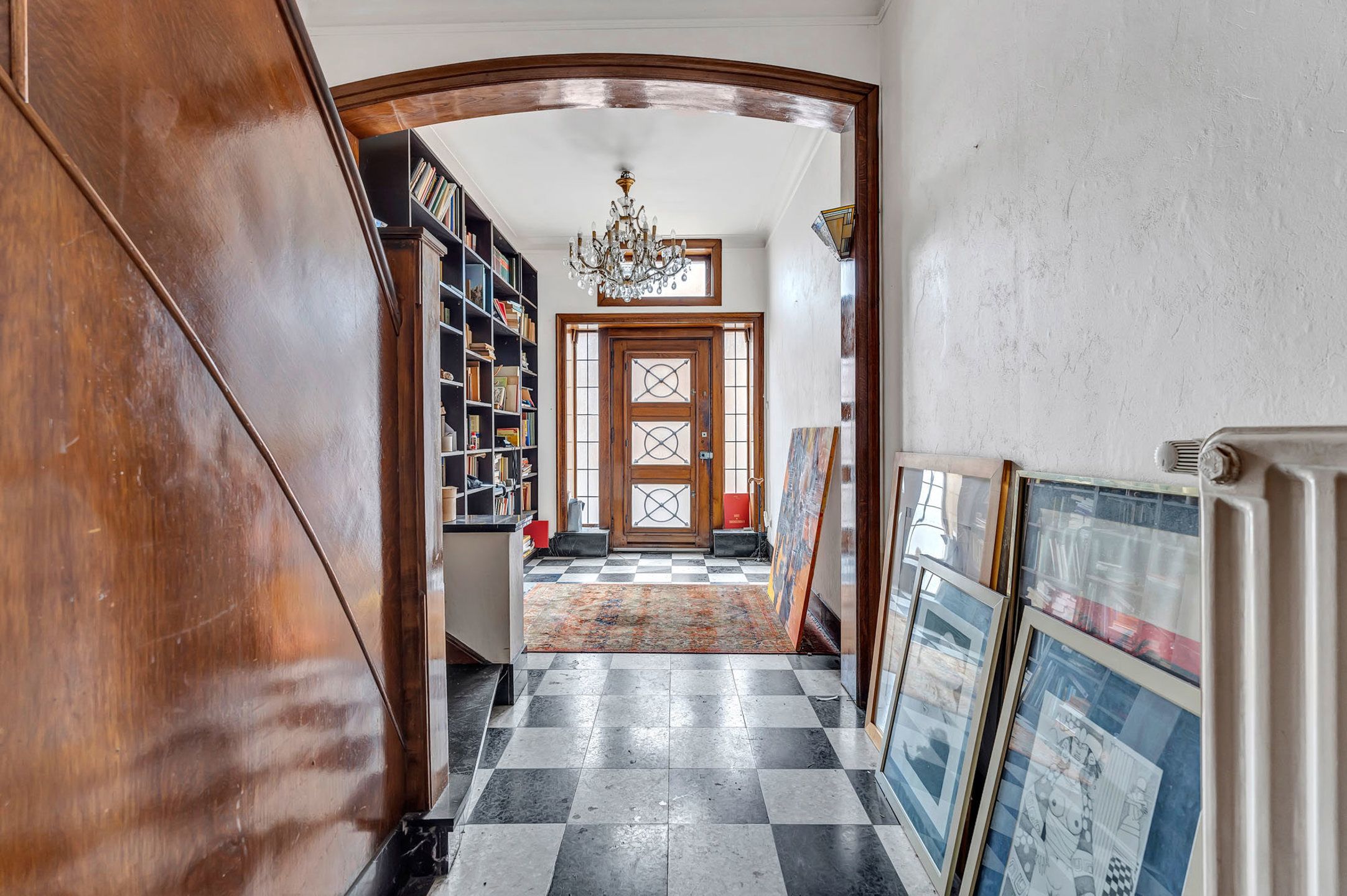Te renoveren woning met opslagruimte/handelspand van 290 m² foto 2