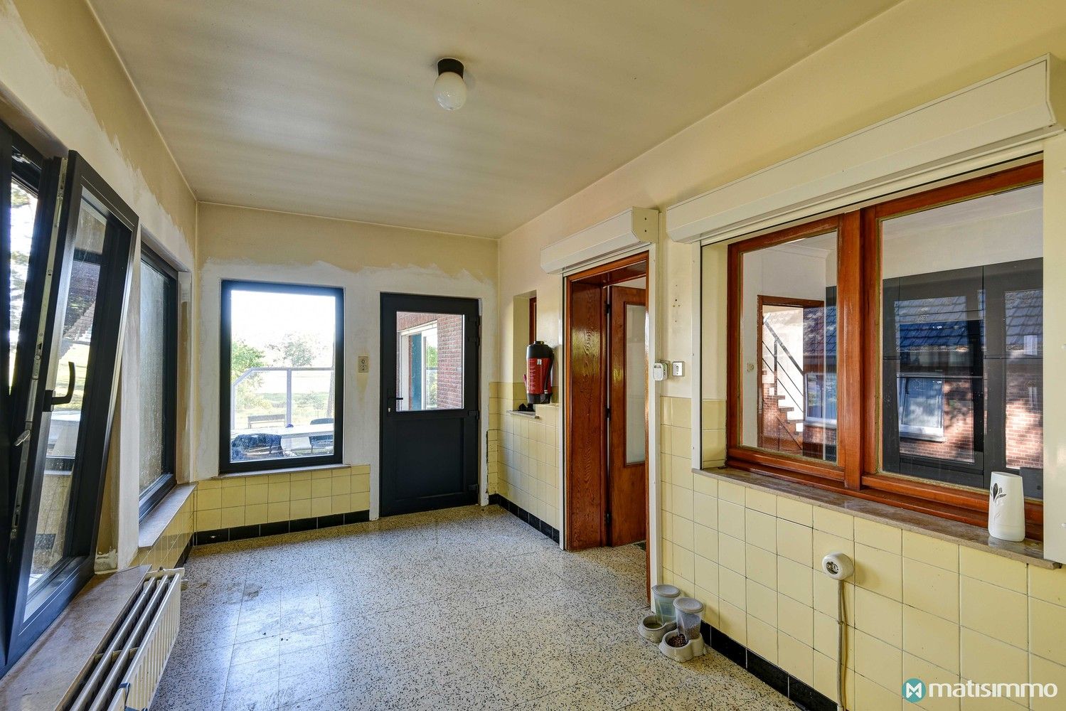 ZEER RUIME TE RENOVEREN GEZINSWONING MET 4 SLAAPKAMERS EN BIJGEBOUW VAN +- 100 M2 OP PERCEEL VAN 1HA 29A 93CA IN DIEPENBEEK foto 8